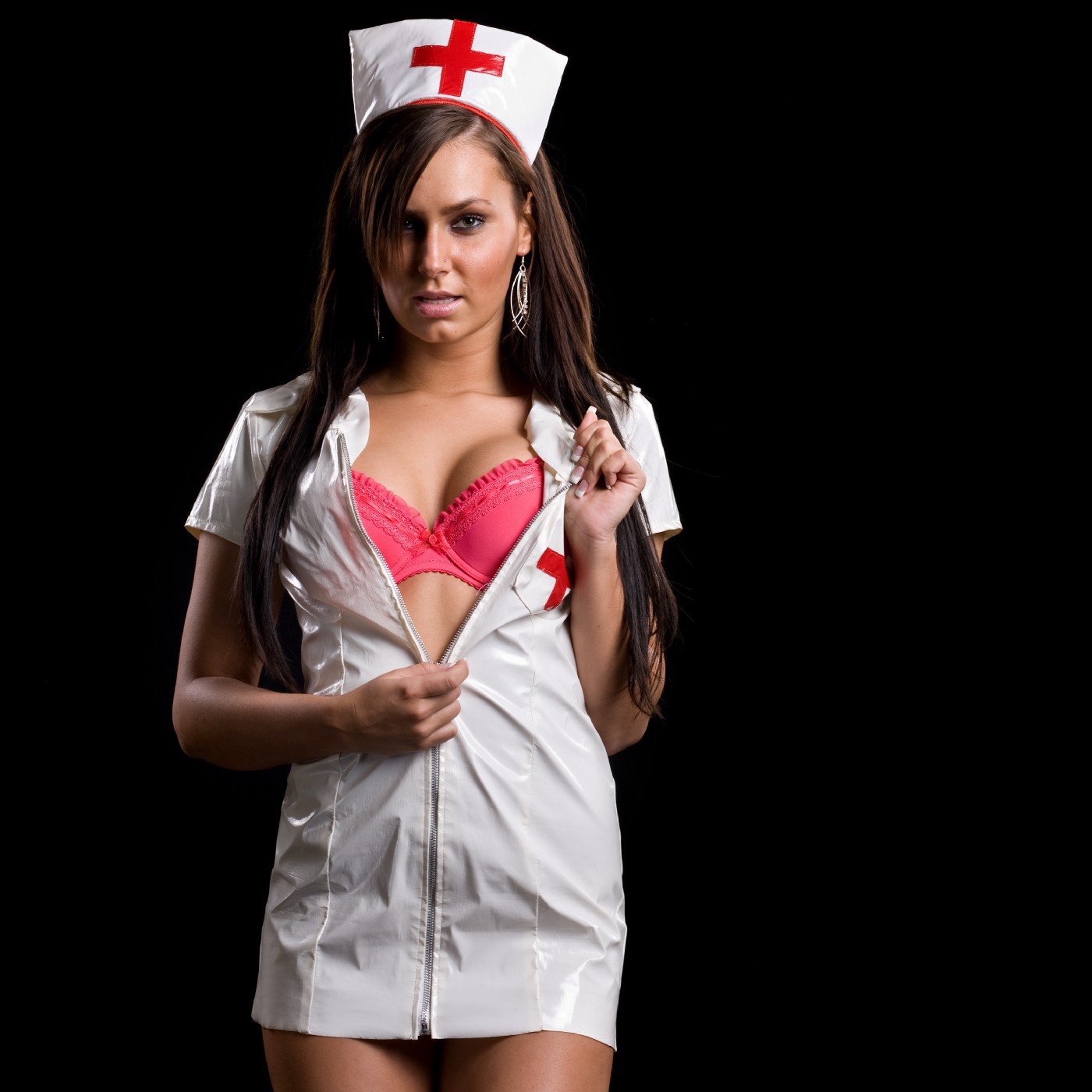 Медсестра с косичками