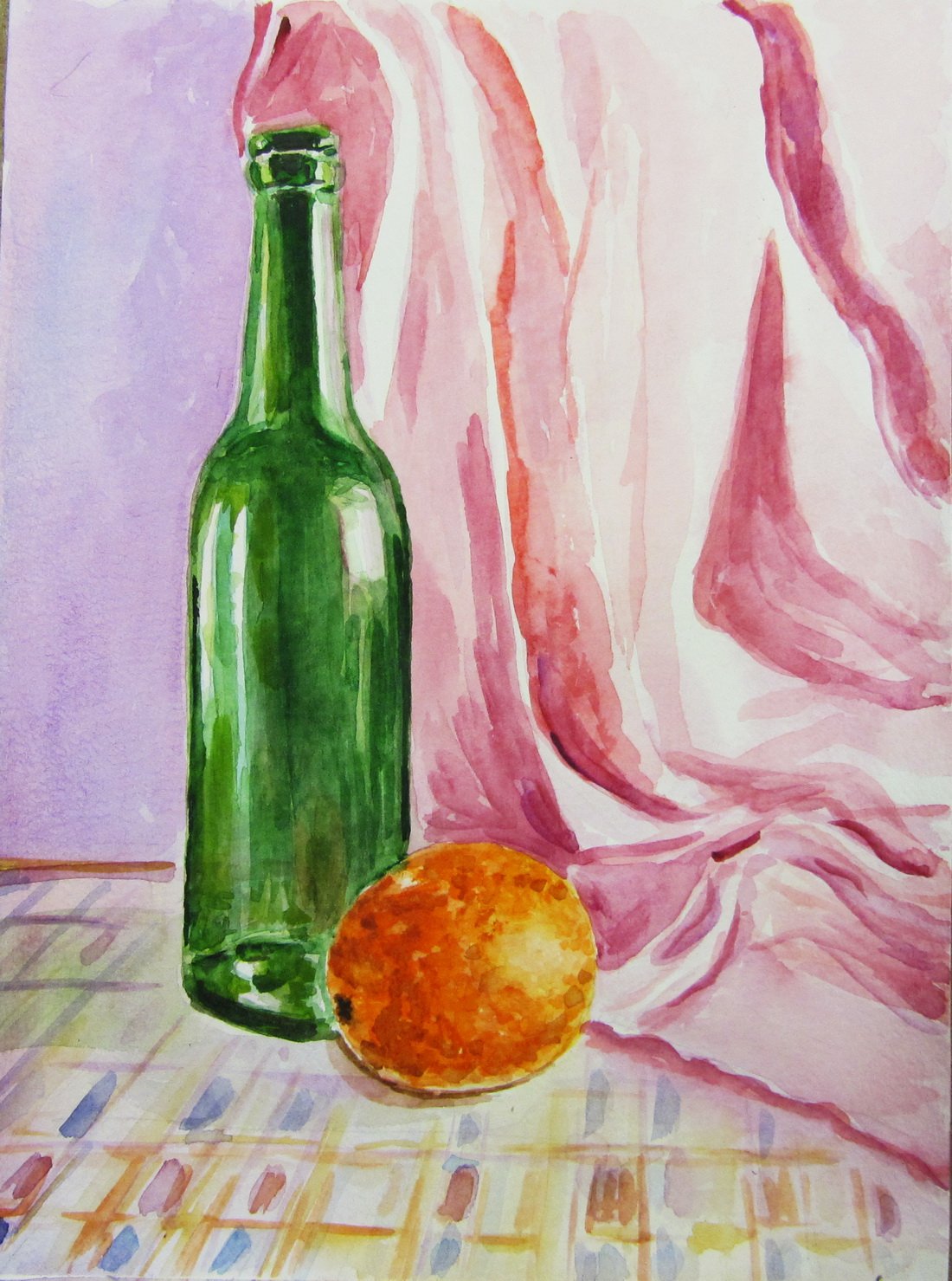 Бутылка и яблоко натюрморт