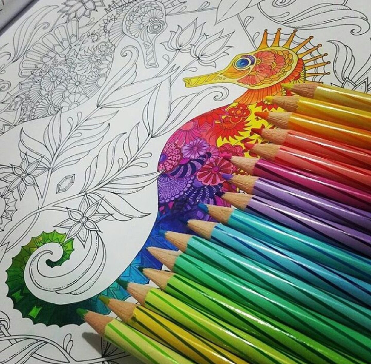 Рисовать разрисовать. Рисунки цветные. Рисование цветными карандашами. Рисунки цветными карандашами. Рисунки разноцветные.