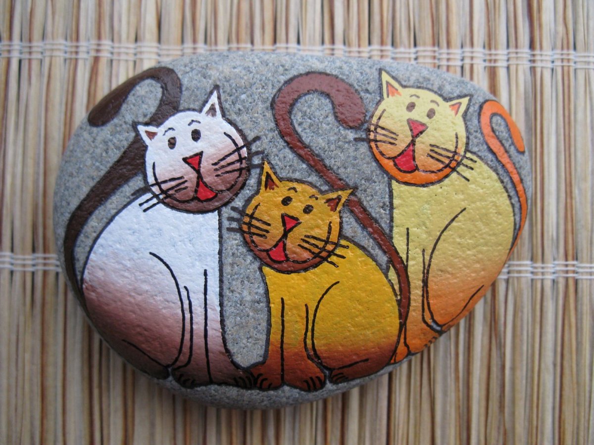 Кошки на камнях акриловыми красками