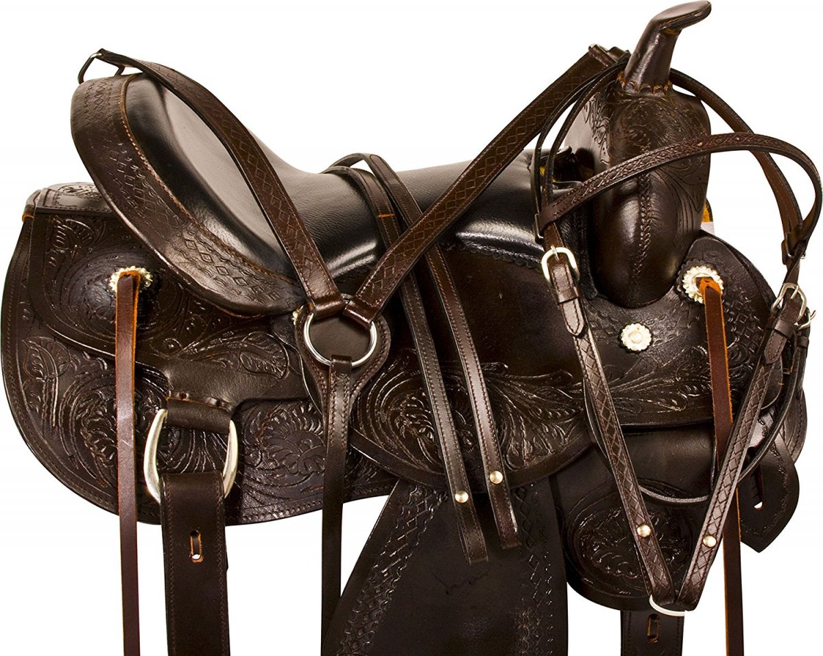 Седлание лошади