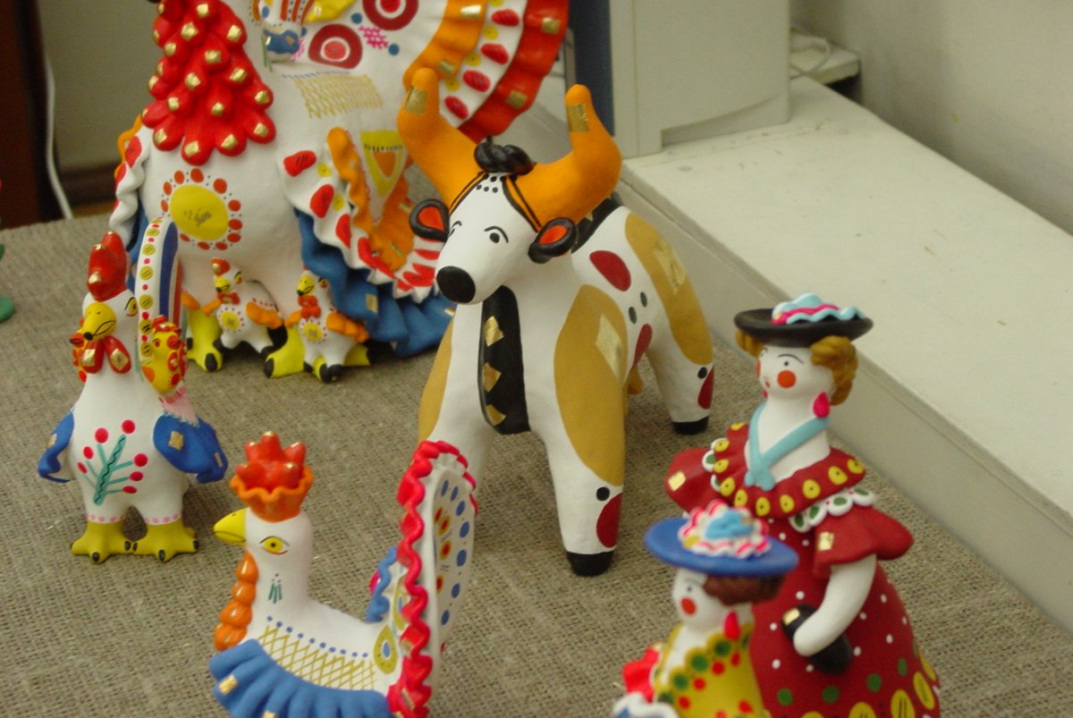 Дымковская игрушка Коник