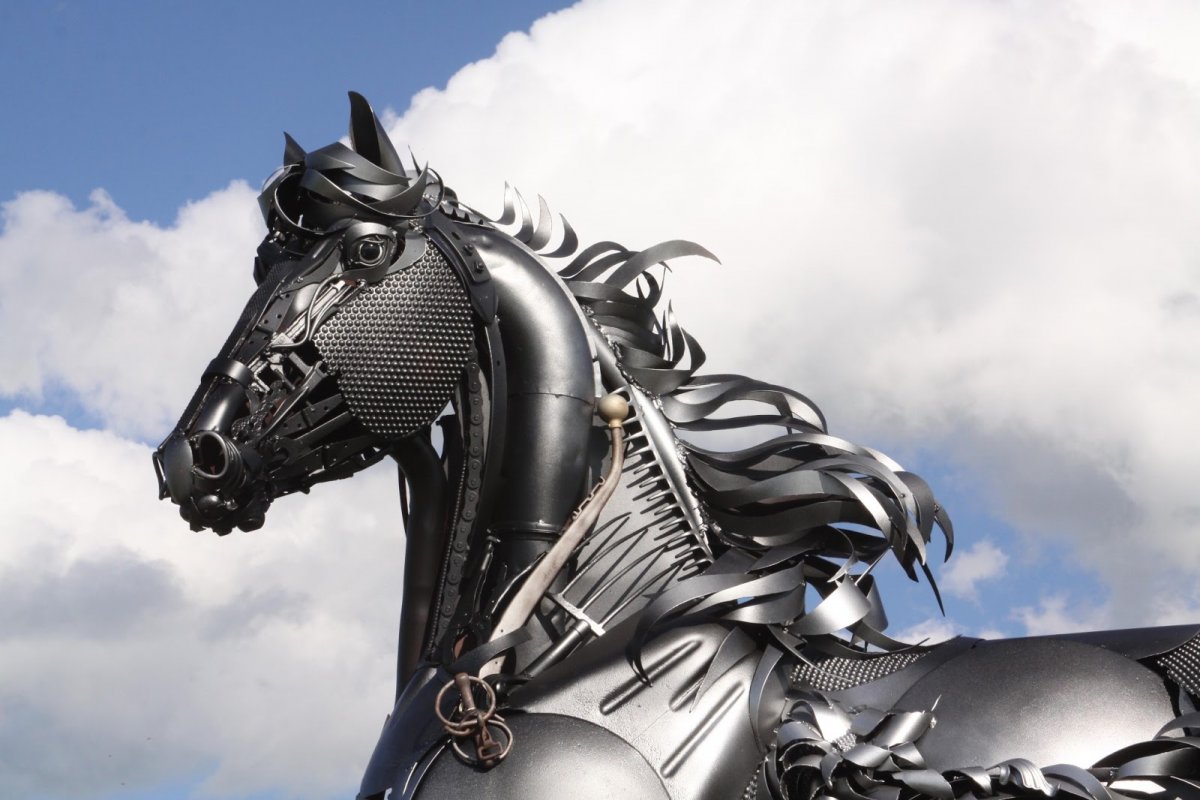 Железная лошадь