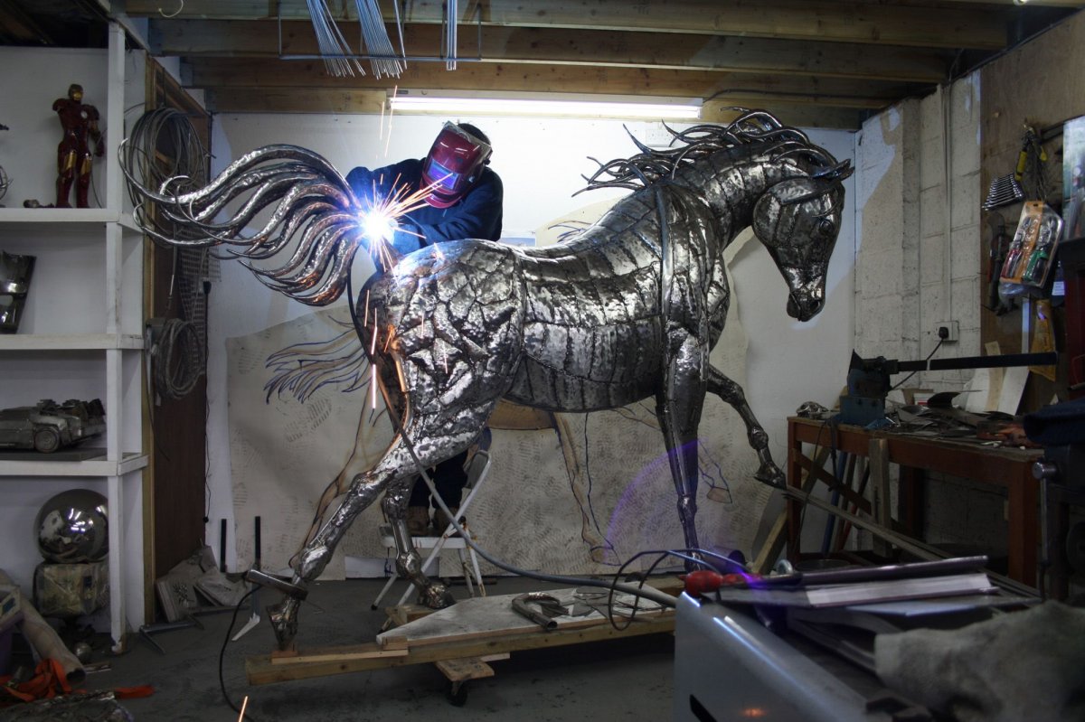 Кованые скульптуры из металла