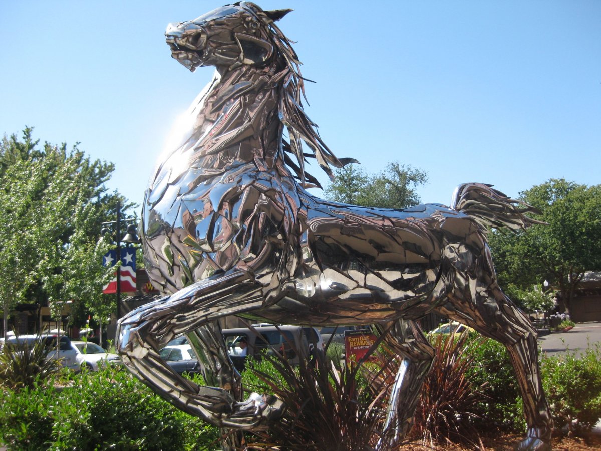 Хромированные скульптуры