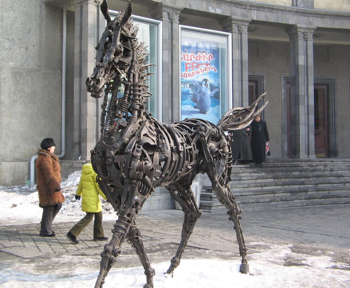 Скульптуры из металлолома в Ереване