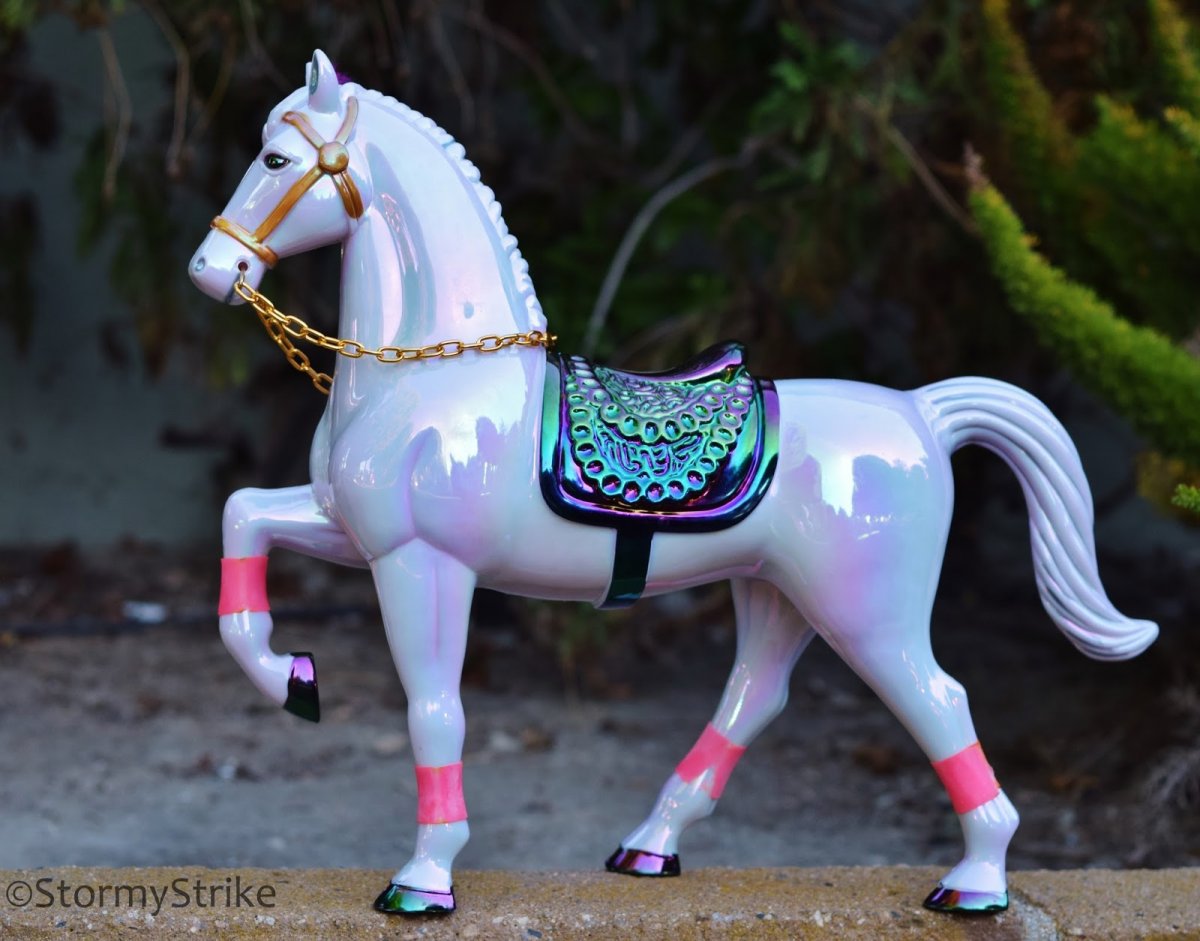 Цирковая лошадка игрушка