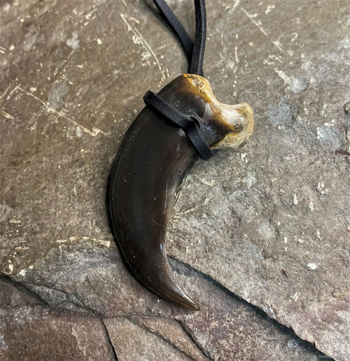 Медвежий коготь амулет