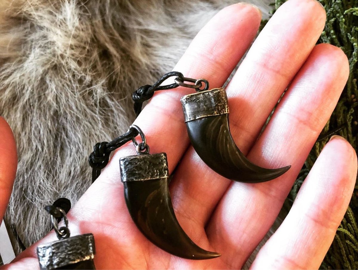 Медвежий коготь талисман