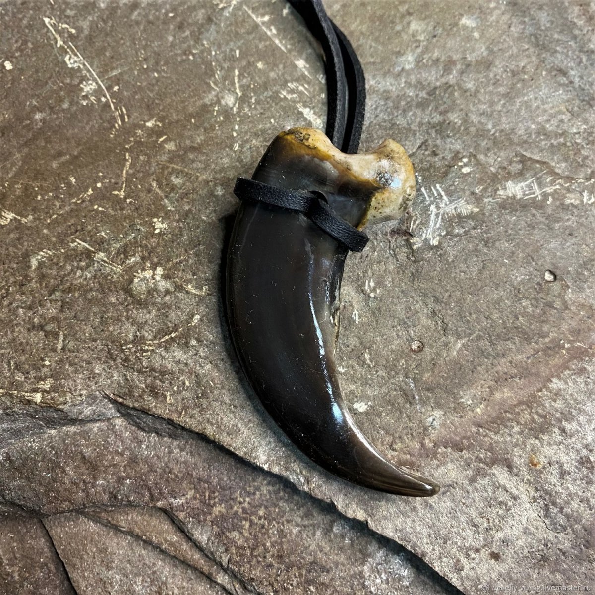 Медвежий коготь амулет