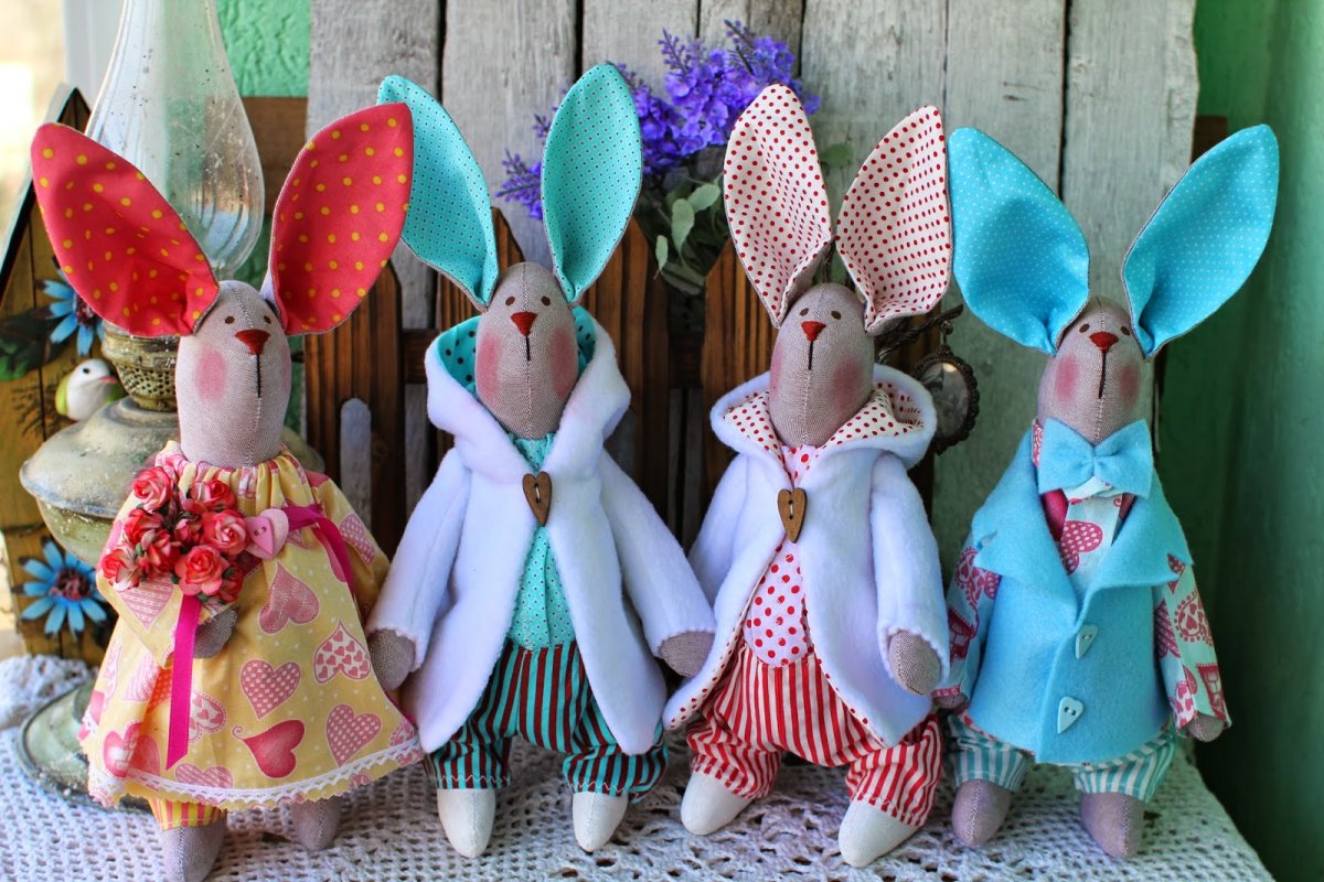 Текстильный заяц с каркасом