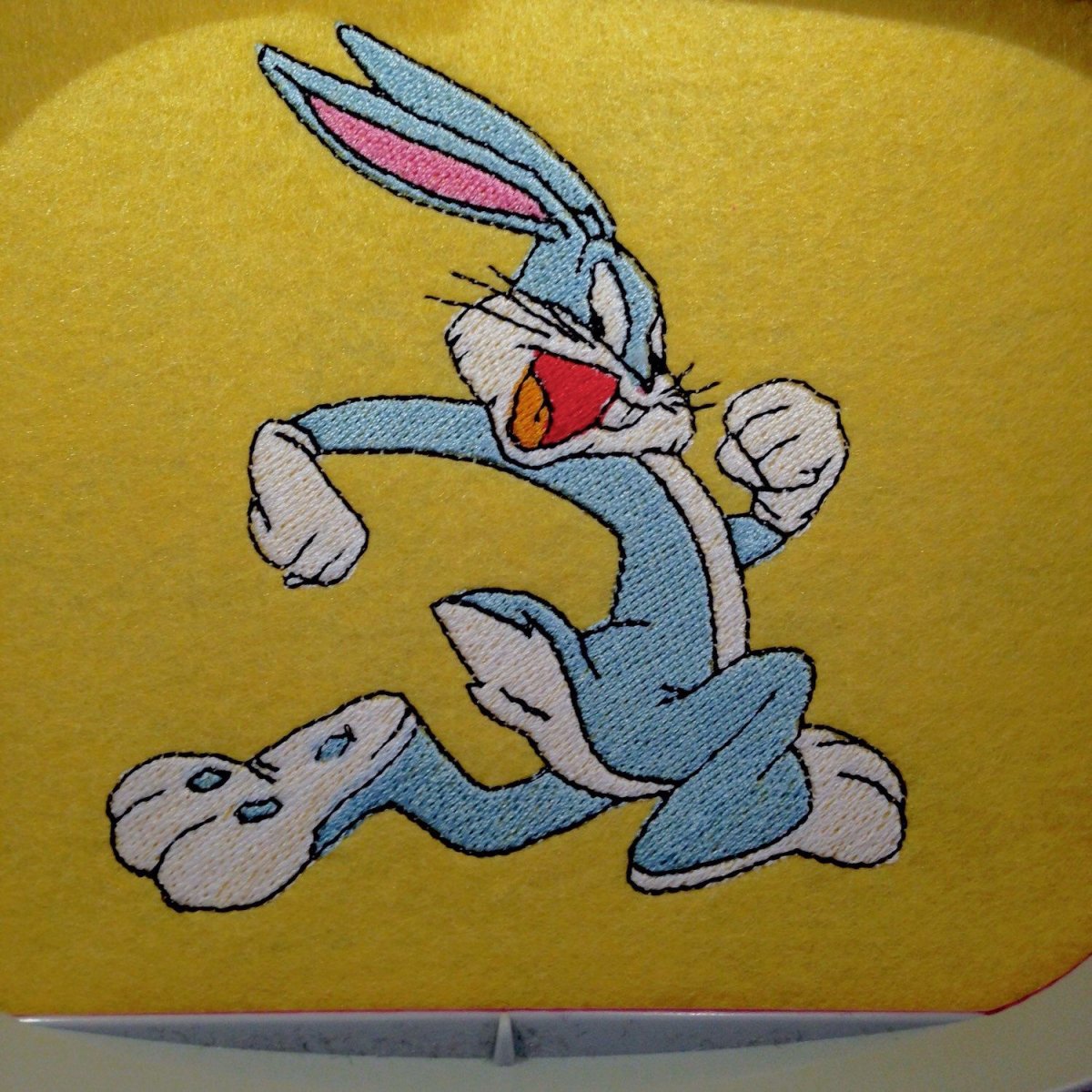 Картинка на телефон заяц Банни прикольные