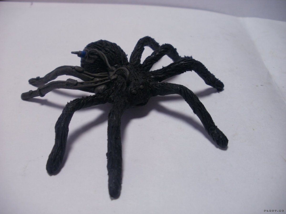 Паук из пластилина