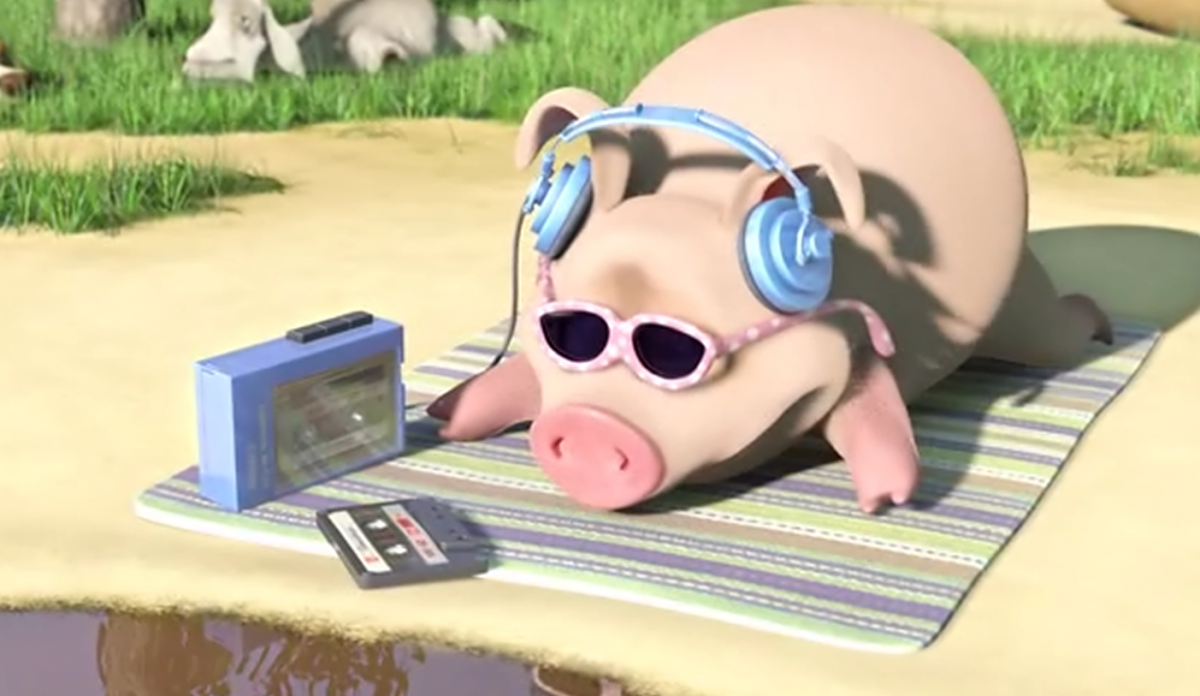 Поросенок с наушниками