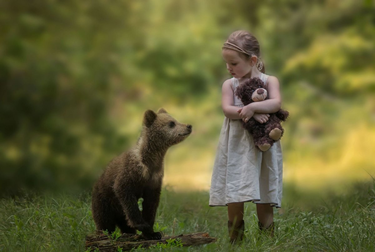 Ребенок и животное