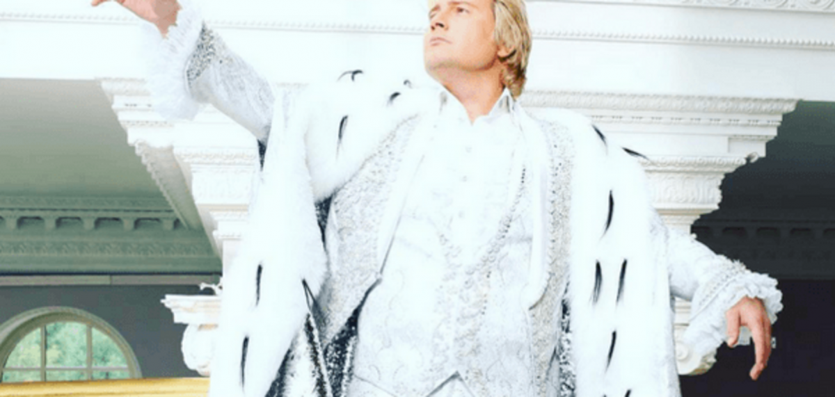 Николай Басков в костюме тигра