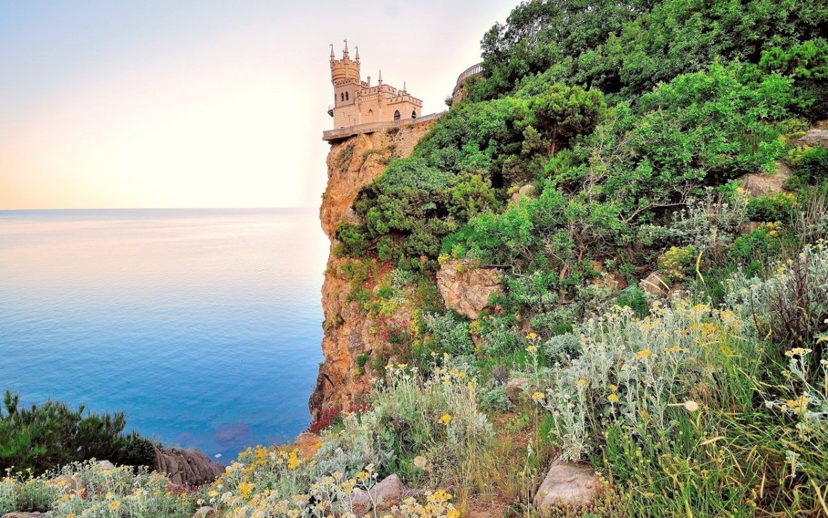 Достопримечательности Крыма Ласточкино гнездо