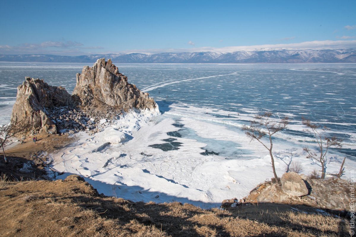 Весна горы озеро