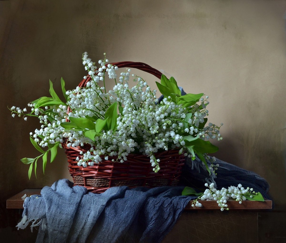 Весенний букет с ландышами