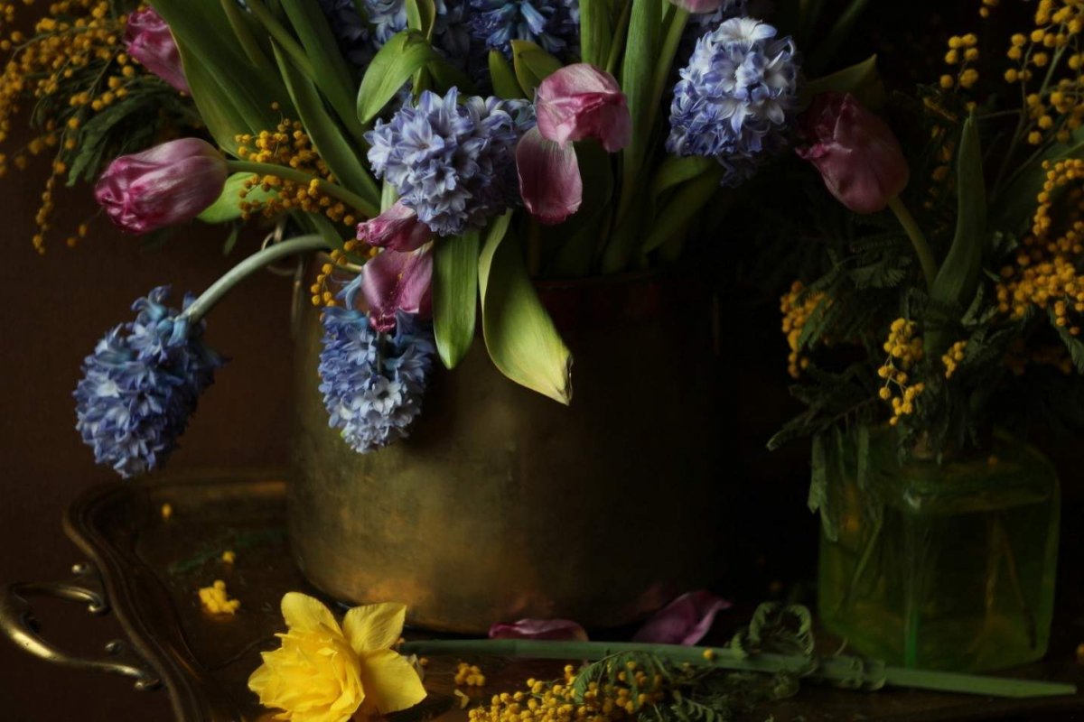 Тематический натюрморт весенние цветы