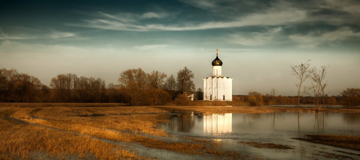 Природа храм дорога человек солнце ранняя Весна Россия