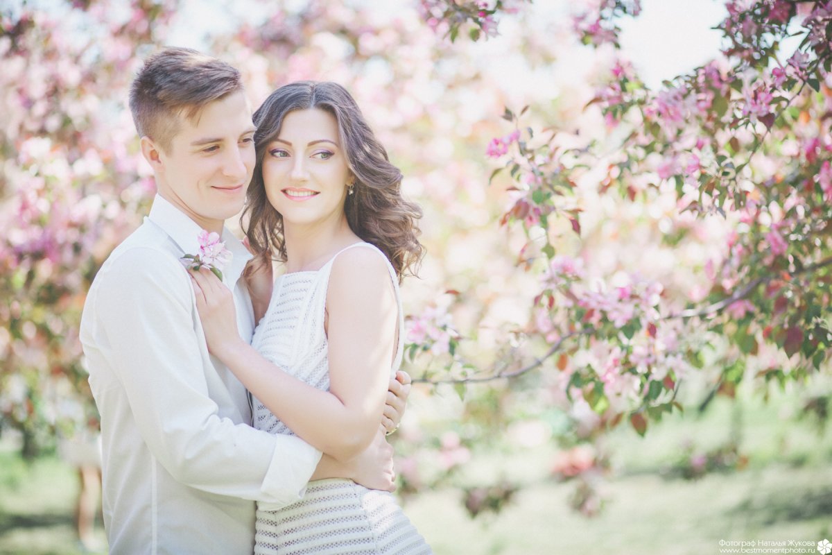 Лавстори в цветущем саду