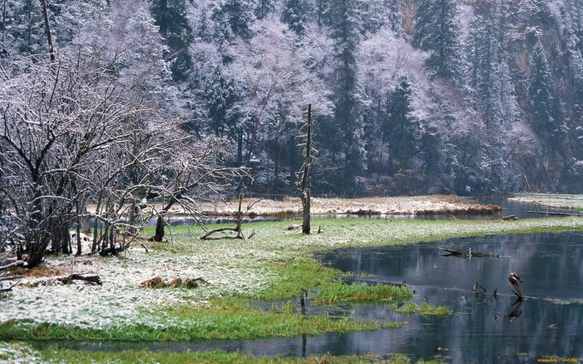 Ранняя Весна в горах апрель