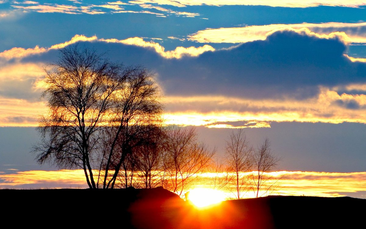 Пейзаж с закатом солнца