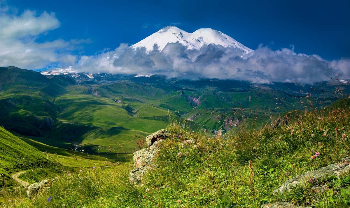 Эльбрус гора летом