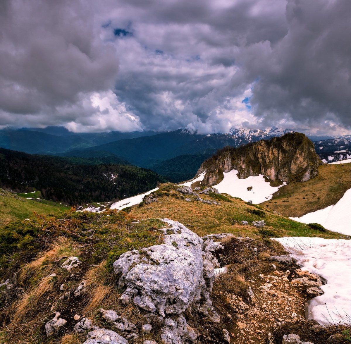 Плато Лагонаки май