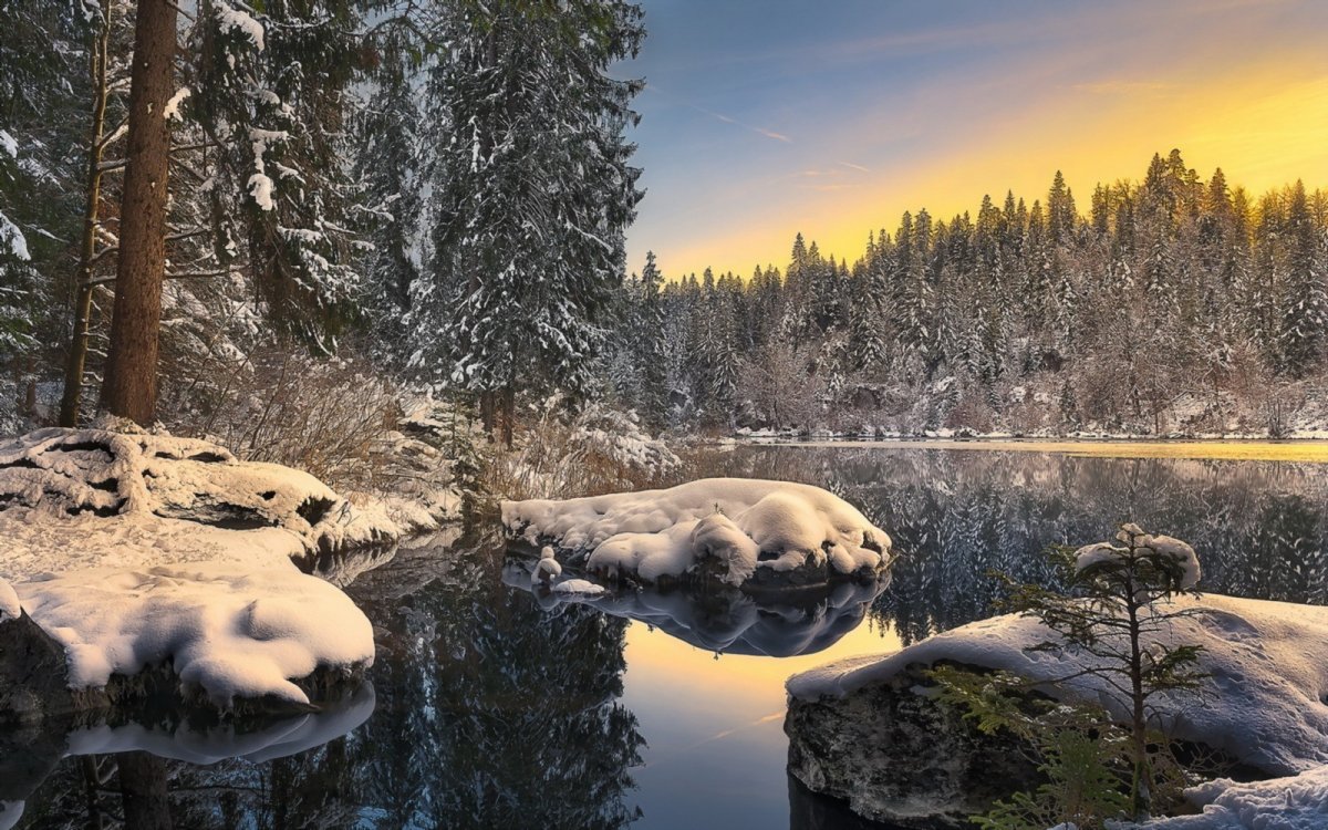 Зимняя река