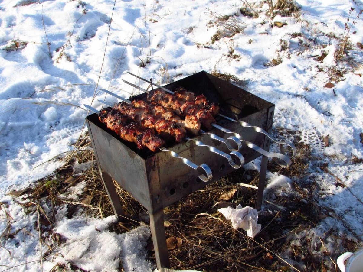 Шашлык зимой на природе