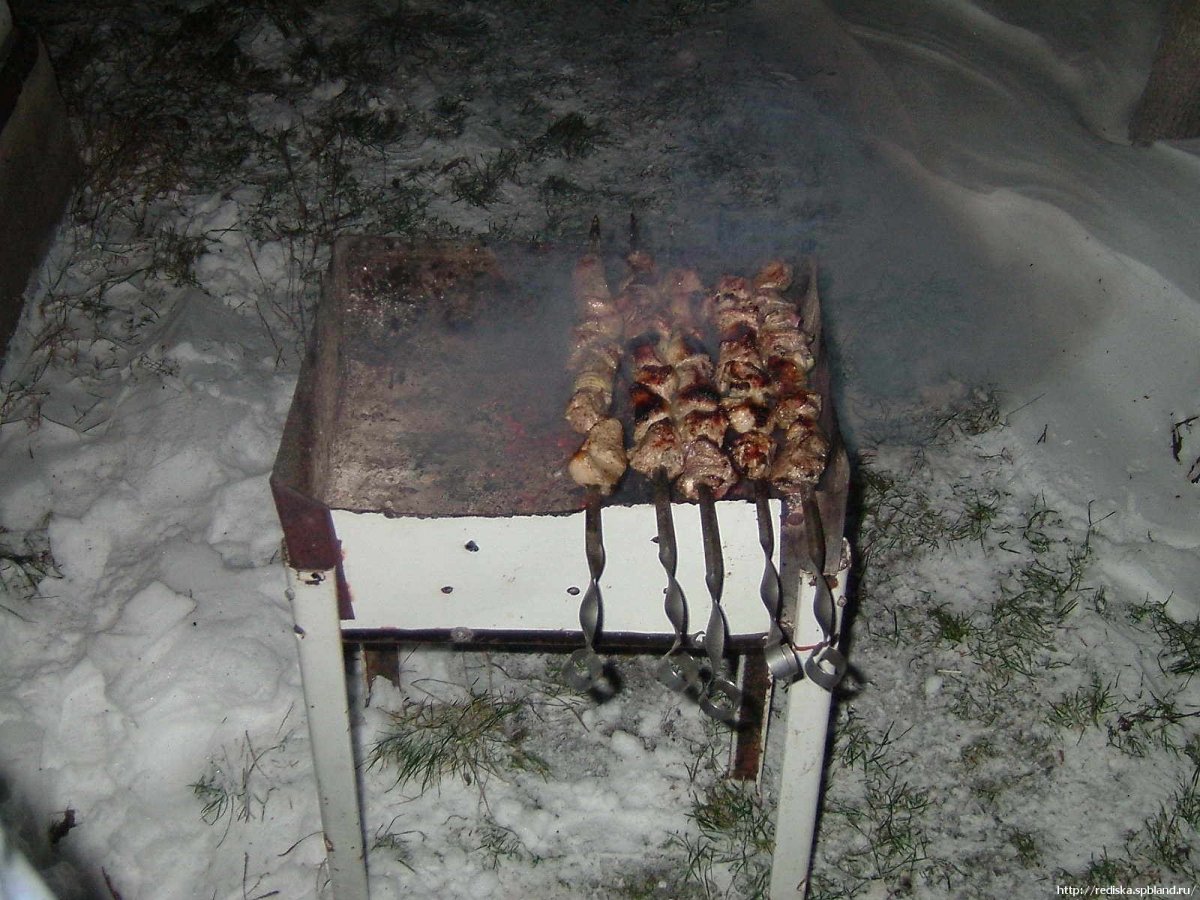 Шашлык зимой на даче