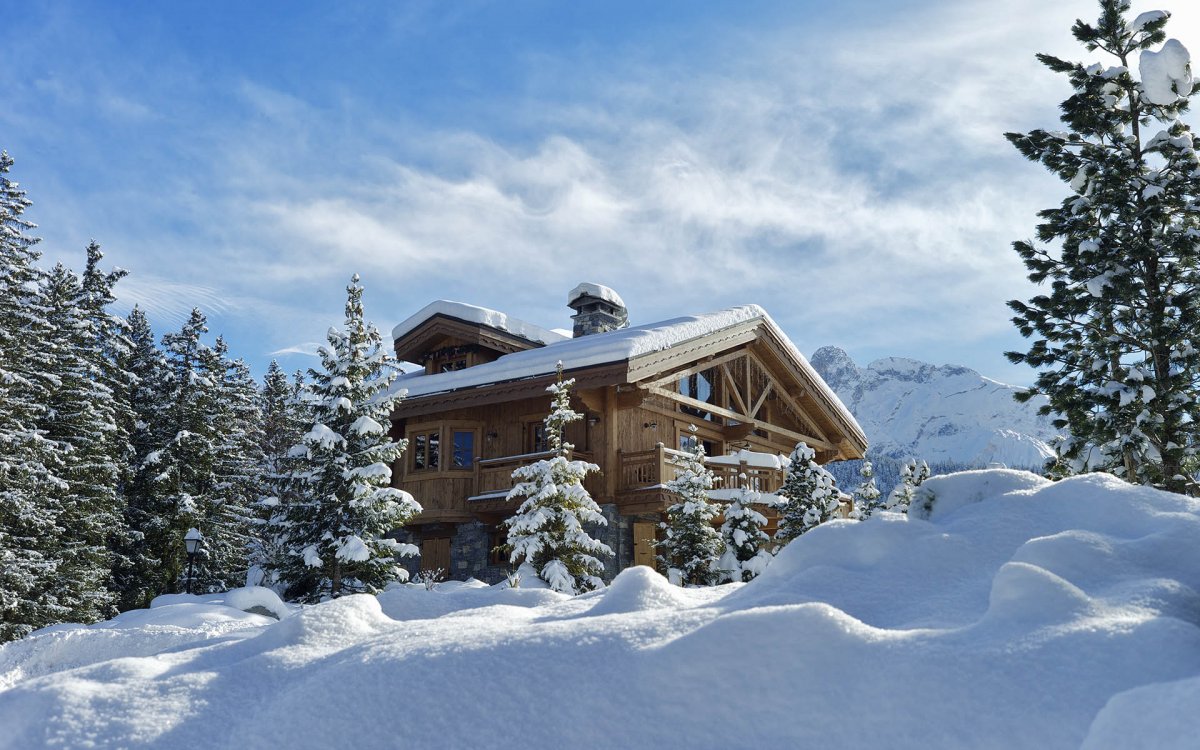 Дом Куршевель озеро ёлки