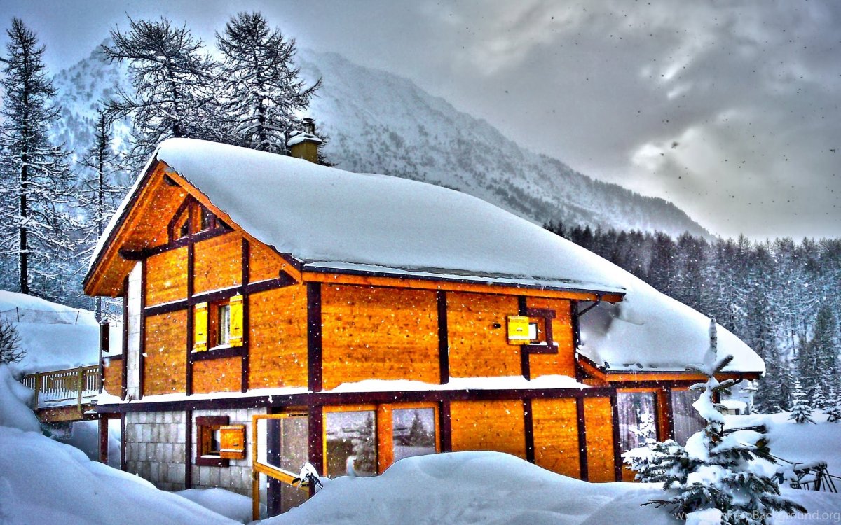 Заснеженные домики в Альпах