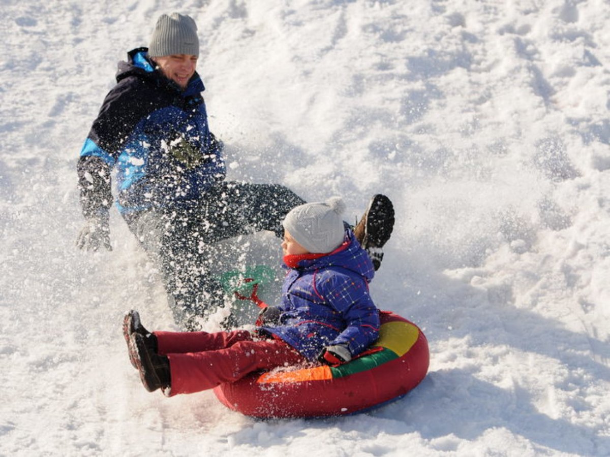 Кататься на ледянке