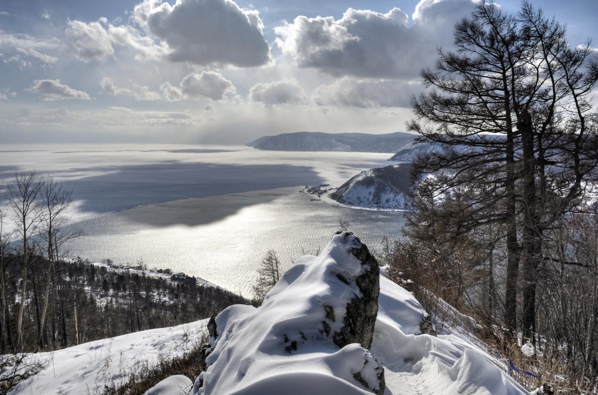 Камень Черского на Байкале