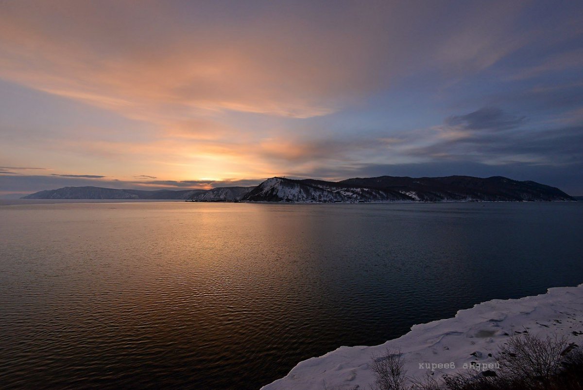 Зимний остров на ангаре