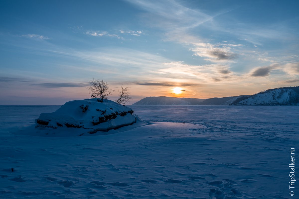 Исток озера Ангара замерший Байкал