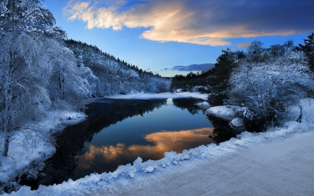 Зимнее озеро