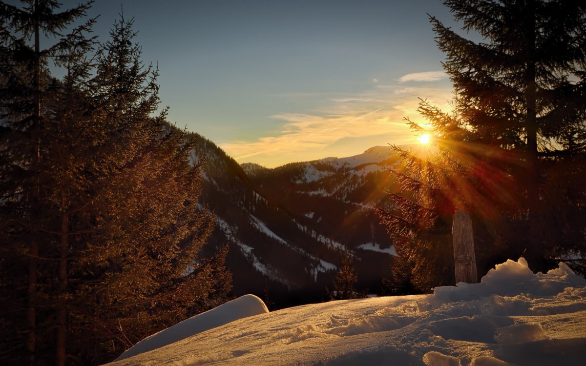 Зимний рассвет на Горном озере