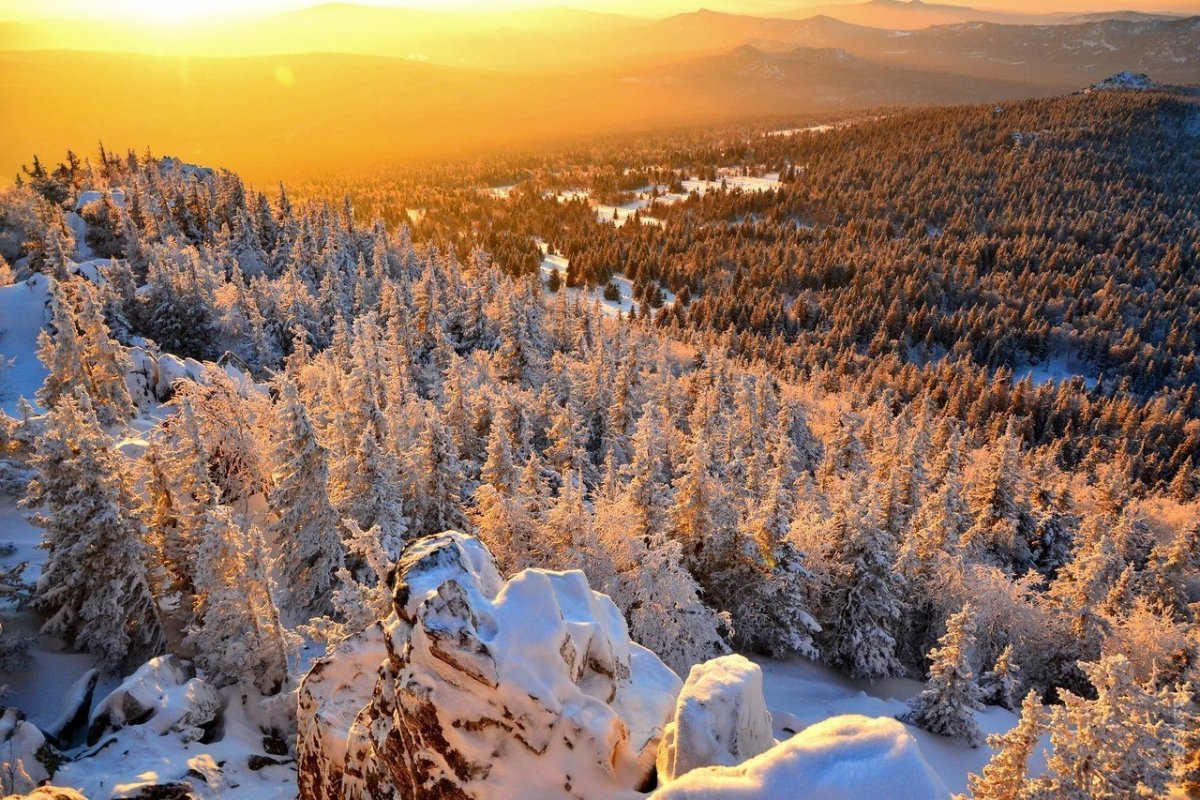 Ледяной рассвет на белой горе