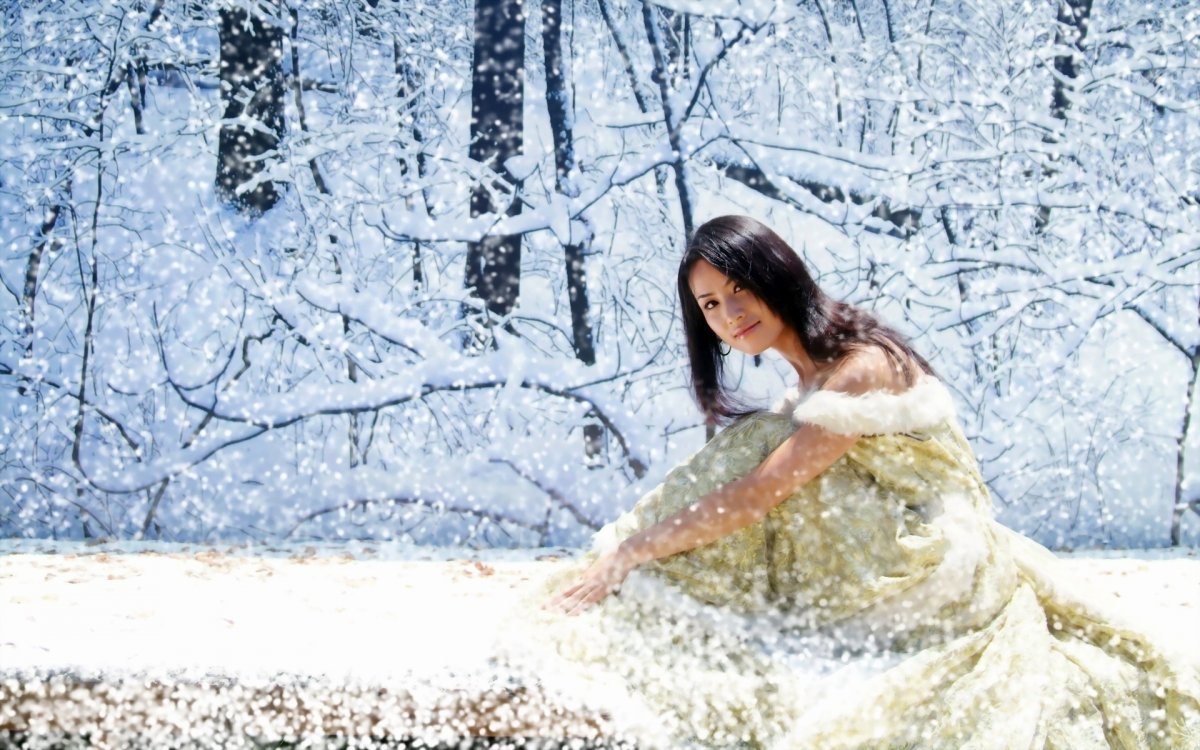 Зимний пейзаж с девушкой