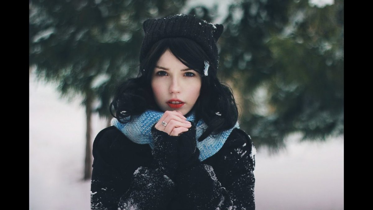 Девушка 15 лет зима брюнетка