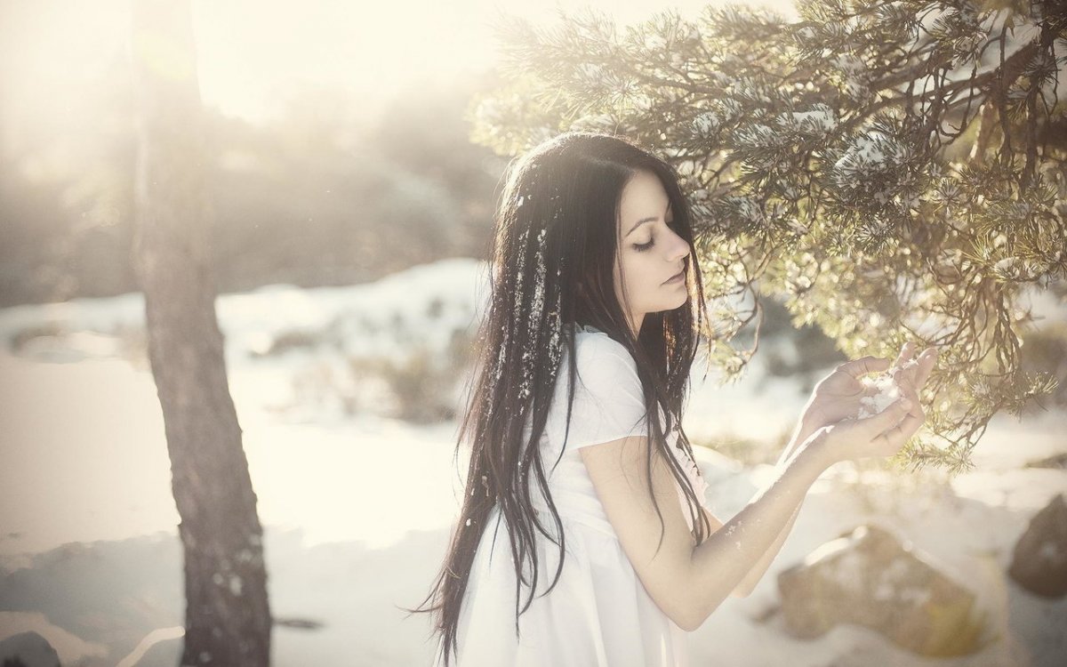 Брюнетки с длинными волосами