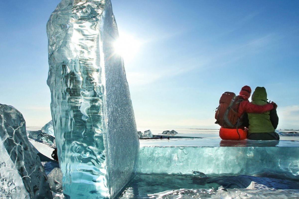 Озеро Байкал зима