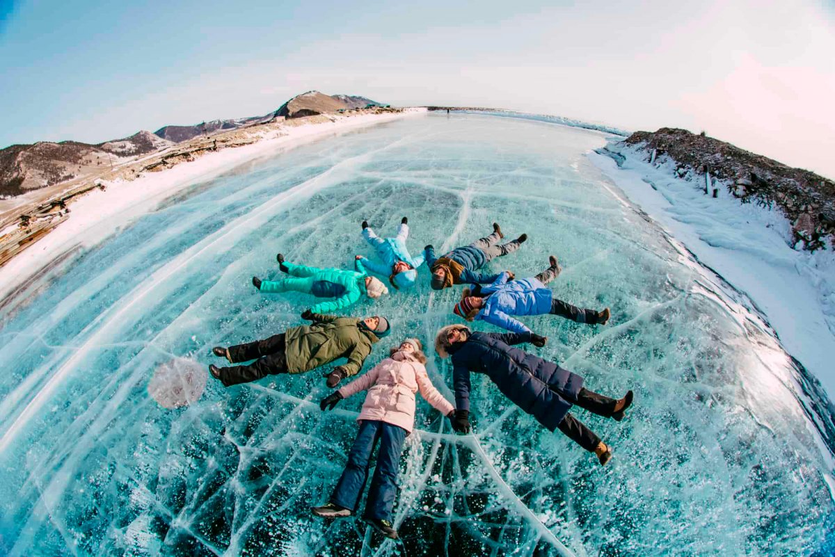 Байкал зимой люди