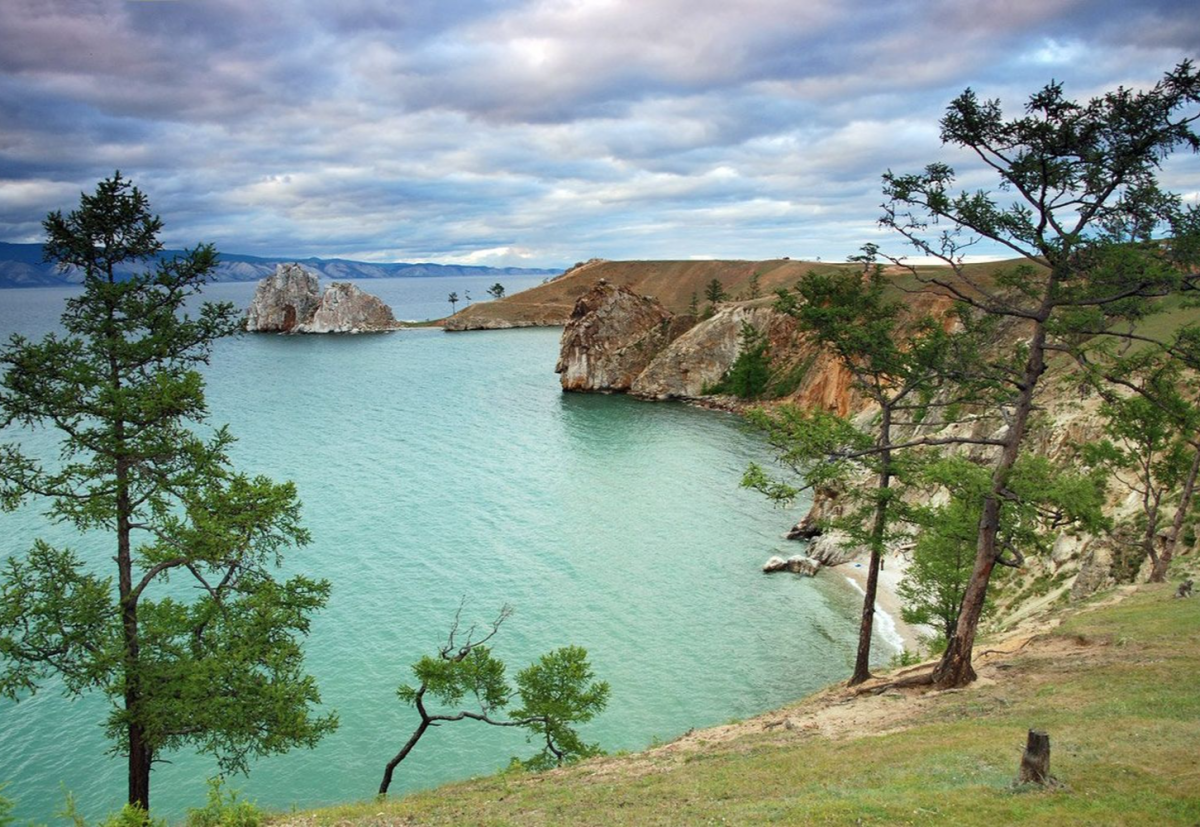 Озеро Байкал глубокое озеро ?