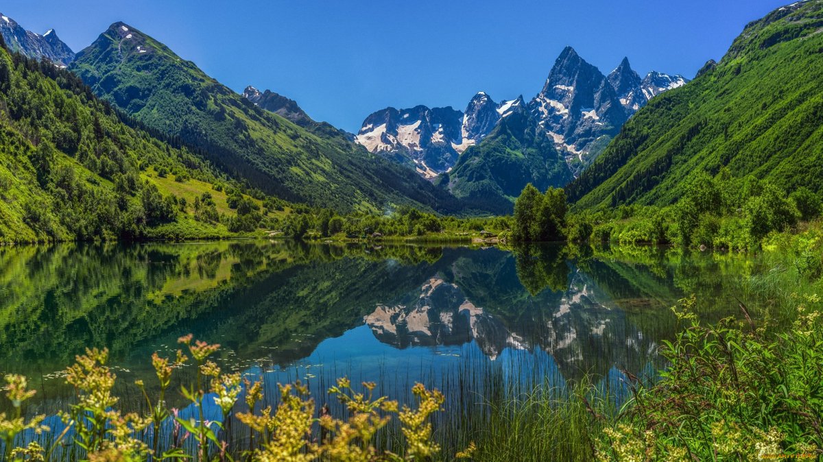 Озеро Туманлы-Кель в Домбае