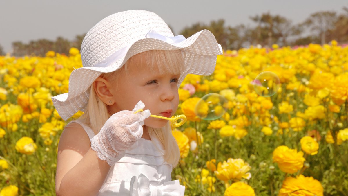 Девочка в шляпе